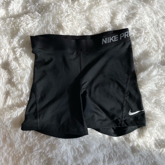 LIKE NEW Nike Pro Spandex Shorts - Picture 1 of 4